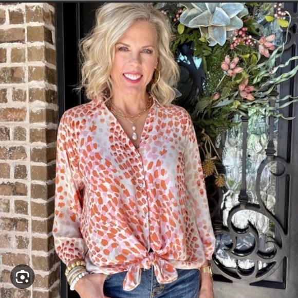 CAbi Tops - Cabi #6081 go-to blouse, L